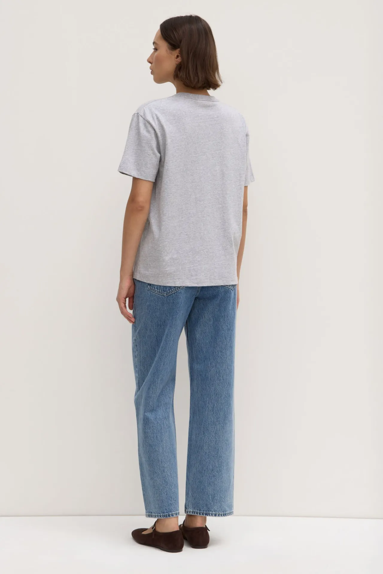 Base Tee^Assembly Label Outlet