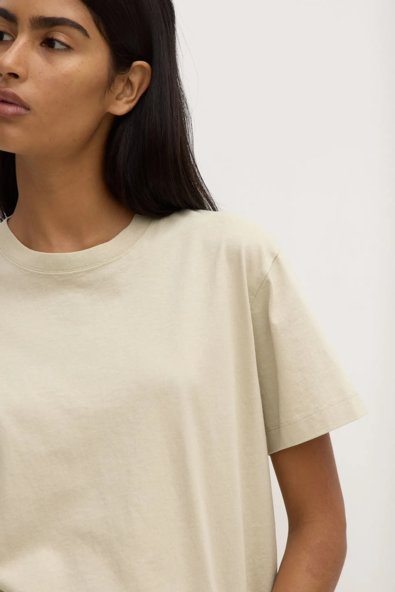 Base Tee^Assembly Label Outlet