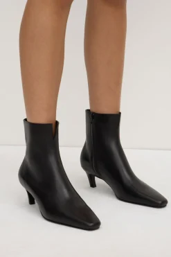 Charlotte Leather Boot^Assembly Label Outlet