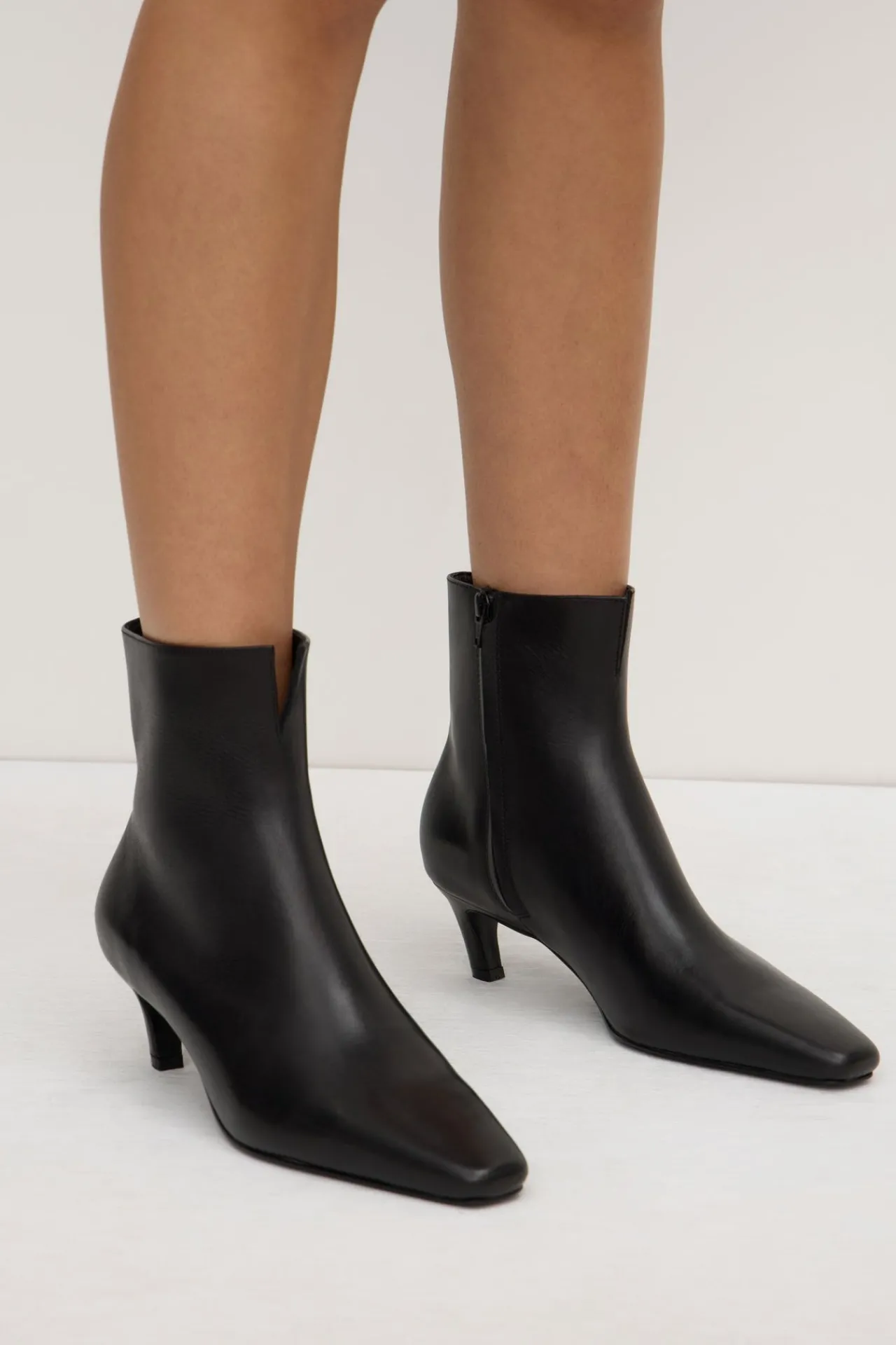Charlotte Leather Boot^Assembly Label Outlet