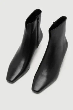 Charlotte Leather Boot^Assembly Label Outlet