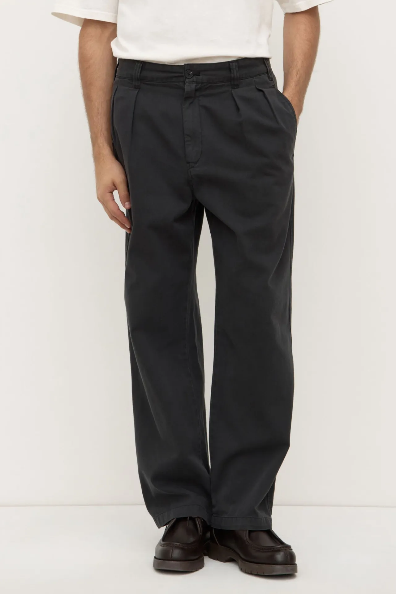 Miles Pleated Chino^Assembly Label Clearance