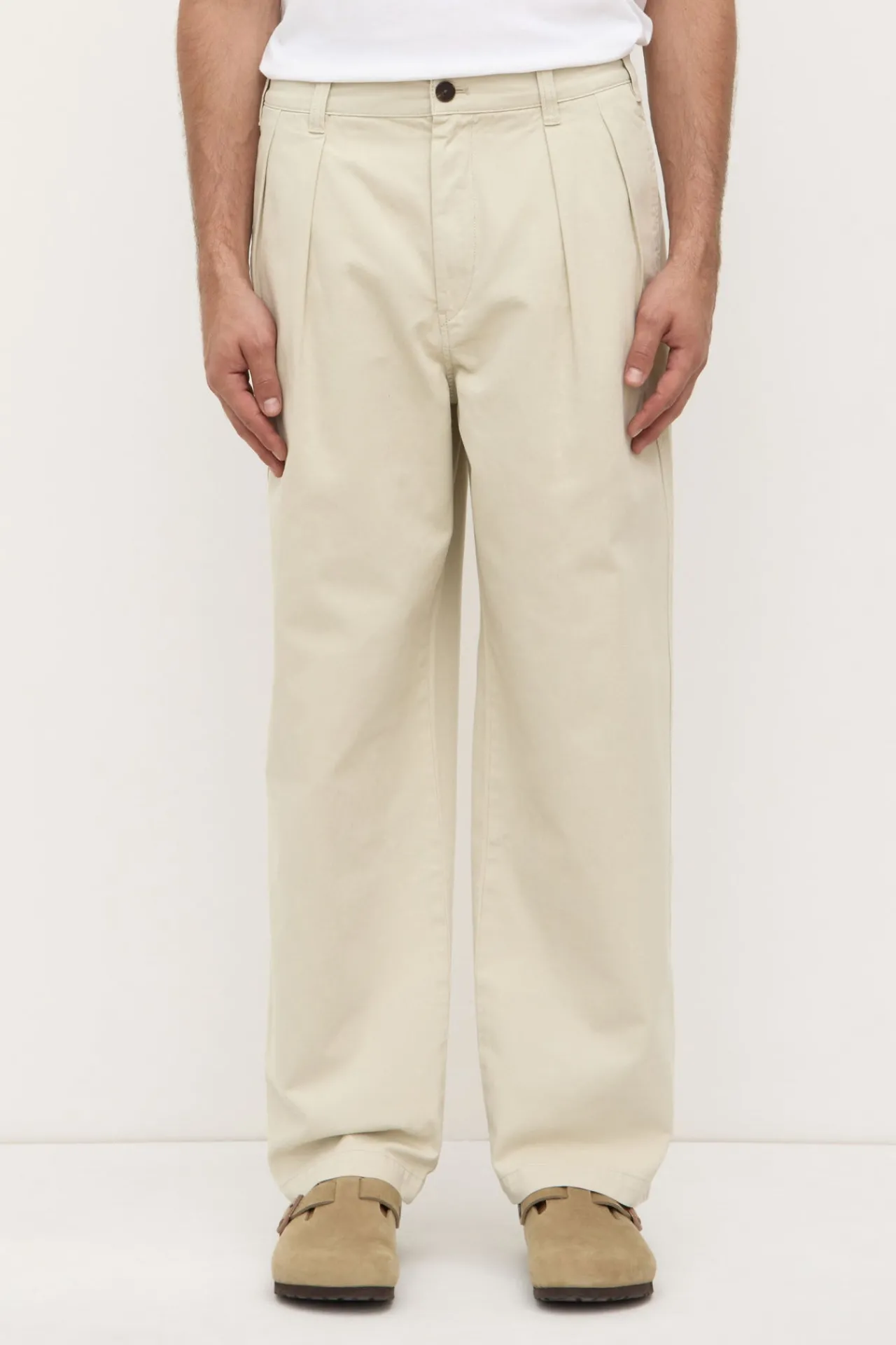 Miles Pleated Chino^Assembly Label Hot