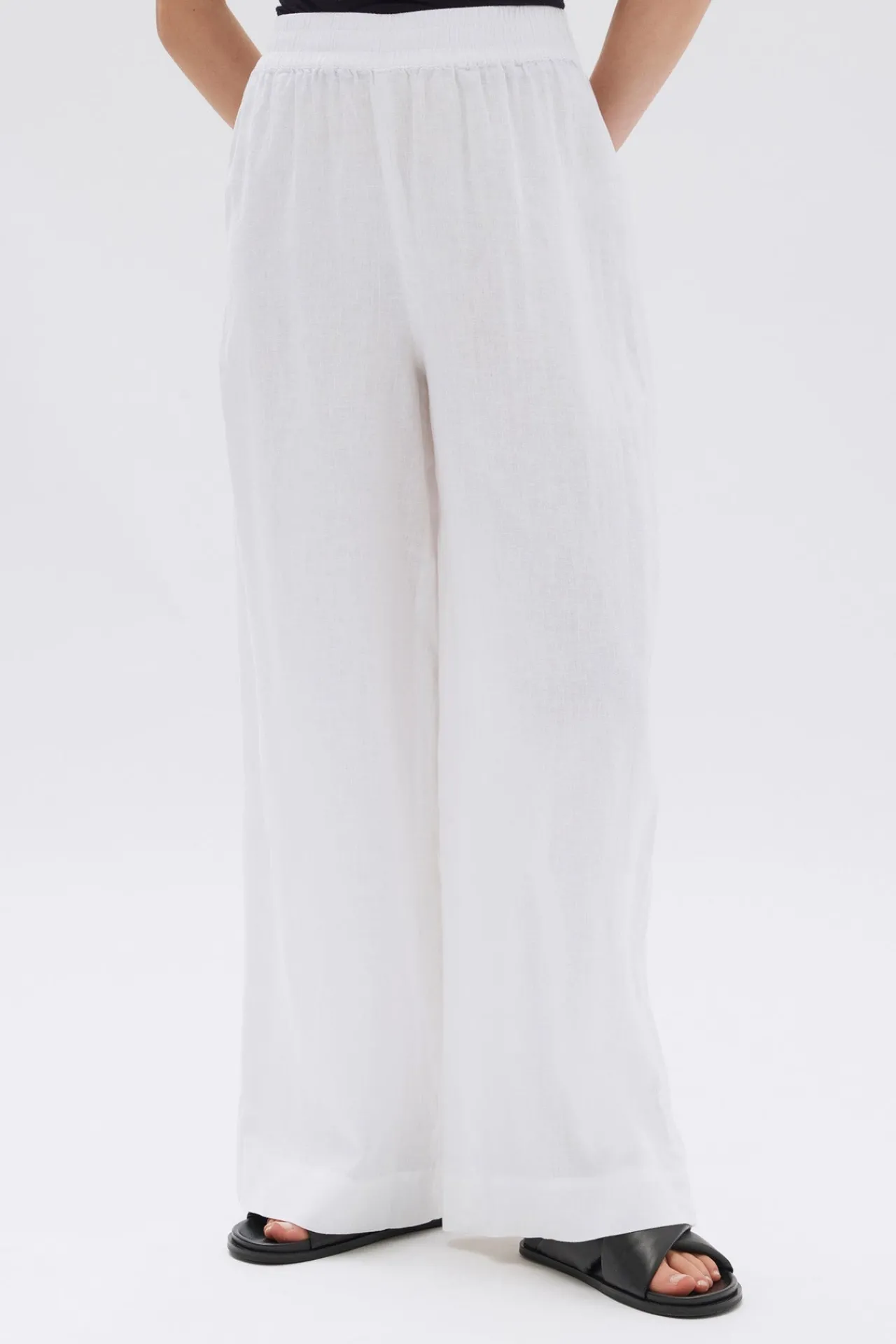 Nilsa Pant^Assembly Label Clearance