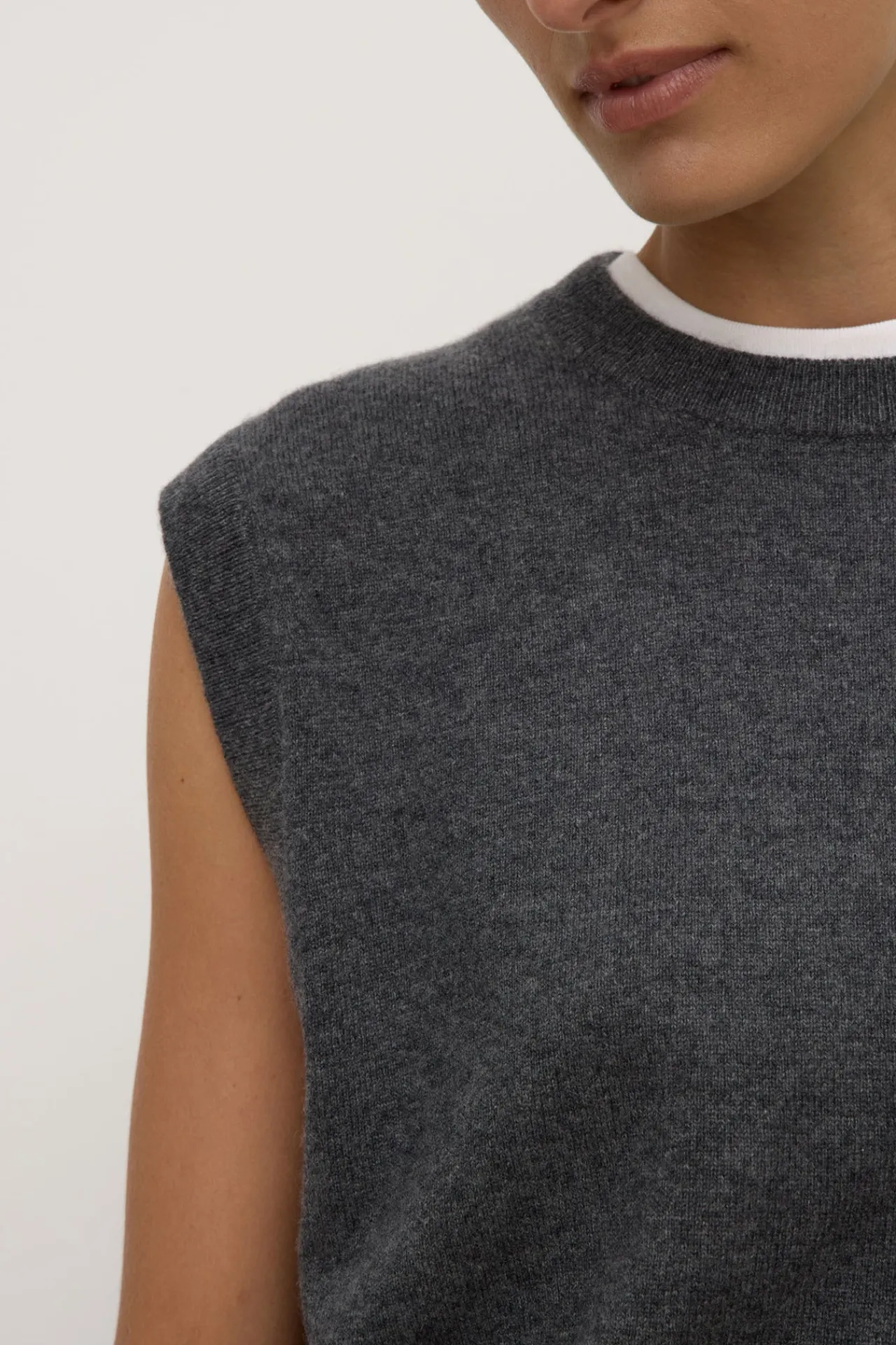Relaxed Cashmere Vest^Assembly Label Best